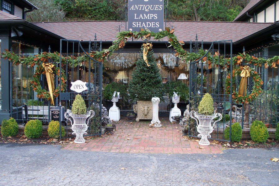 Christmas storefront asheville biltmore